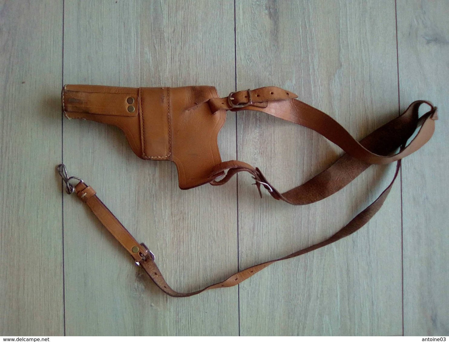 HOLSTER D'EPAULE ANCIEN EN CUIR POUR P.A. TYPE 7,65 - Armes Neutralisées