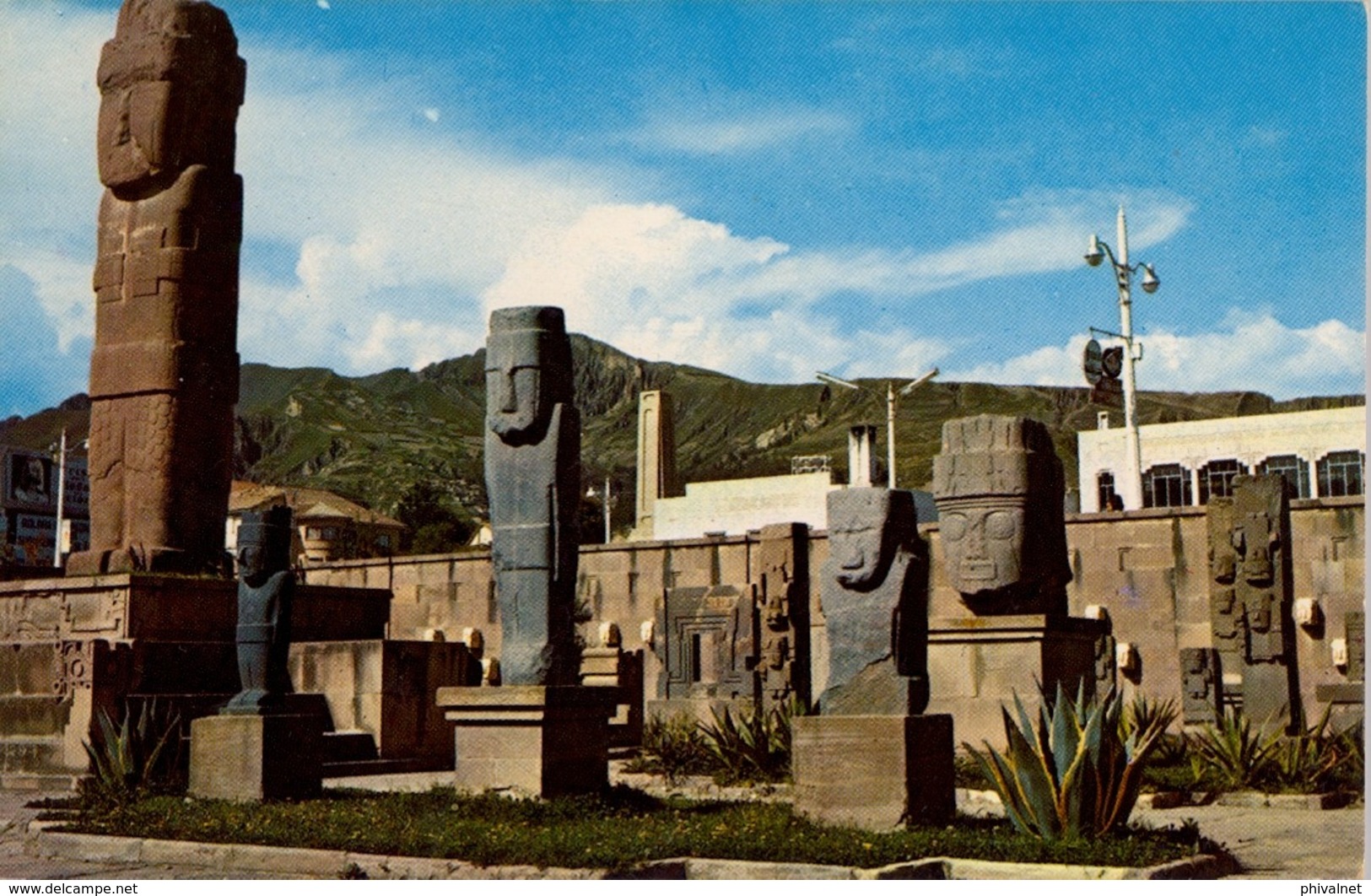 BOLIVIA , TARJETA POSTAL NO CIRCULADA ,  TEMPLETE TIAHUANACO - LA PAZ , ARQUEOLOGIA - Bolivia