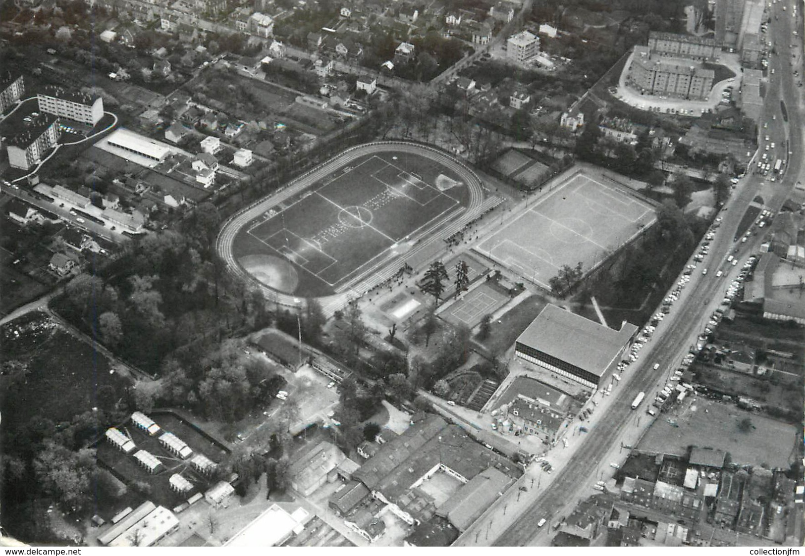 / CPSM FRANCE 93 "Epinay Sur Seine"  / STADE - Autres & Non Classés