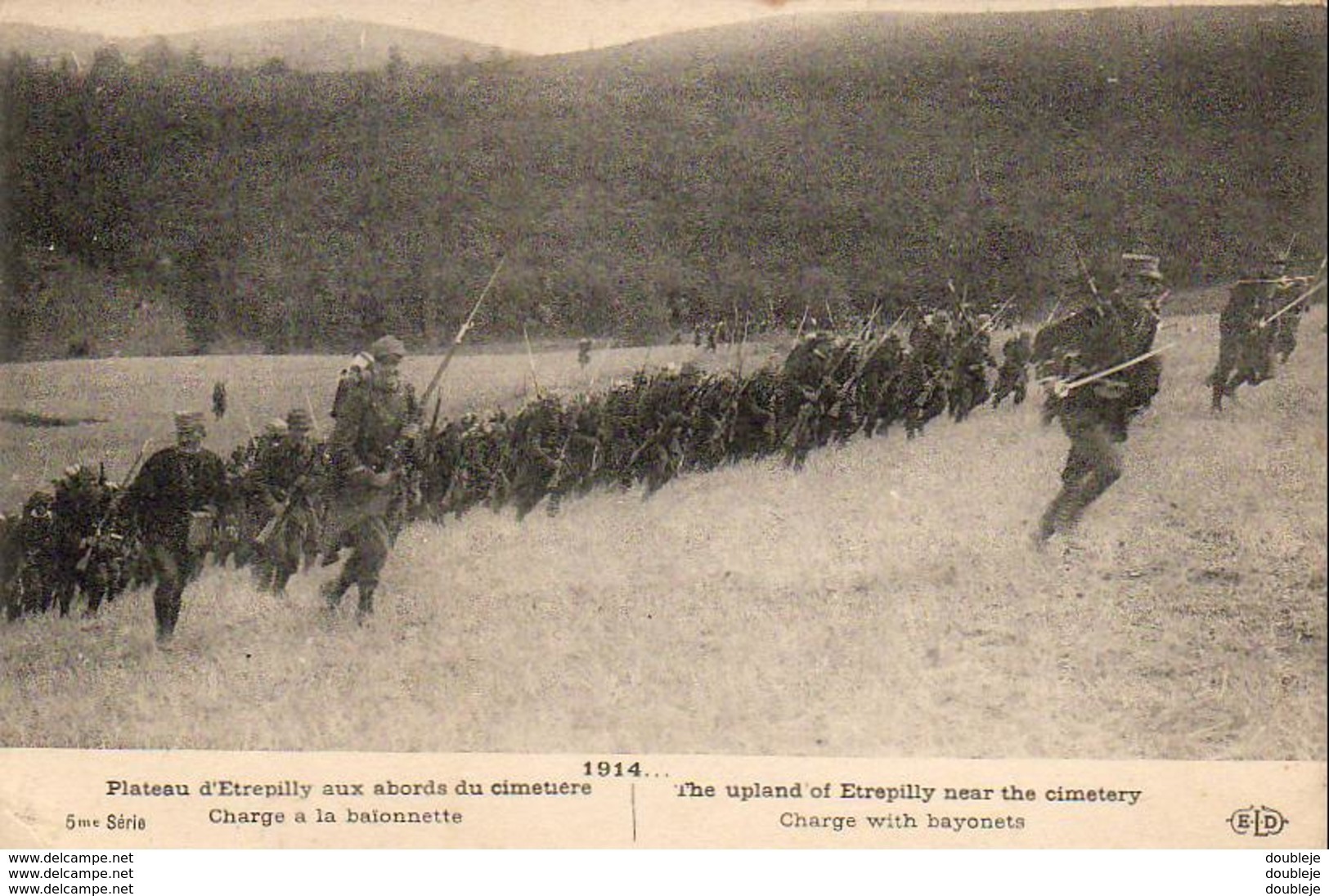 MILITARIA GUERRE 1914-18  Plateau D'Etrepilly Aux Abords Du Cimetière - Charge à La Baïonnette   .......... 1914 - Guerra 1914-18