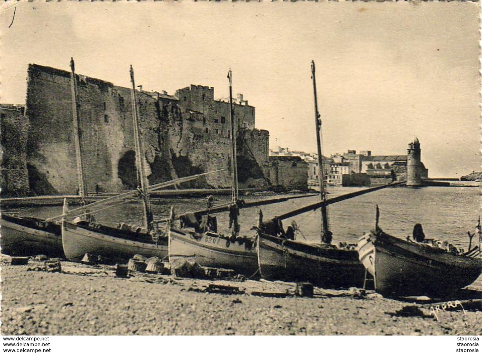 D66  COLLIOURE Le Port Du Faubourg Et Le Château .......... - Collioure