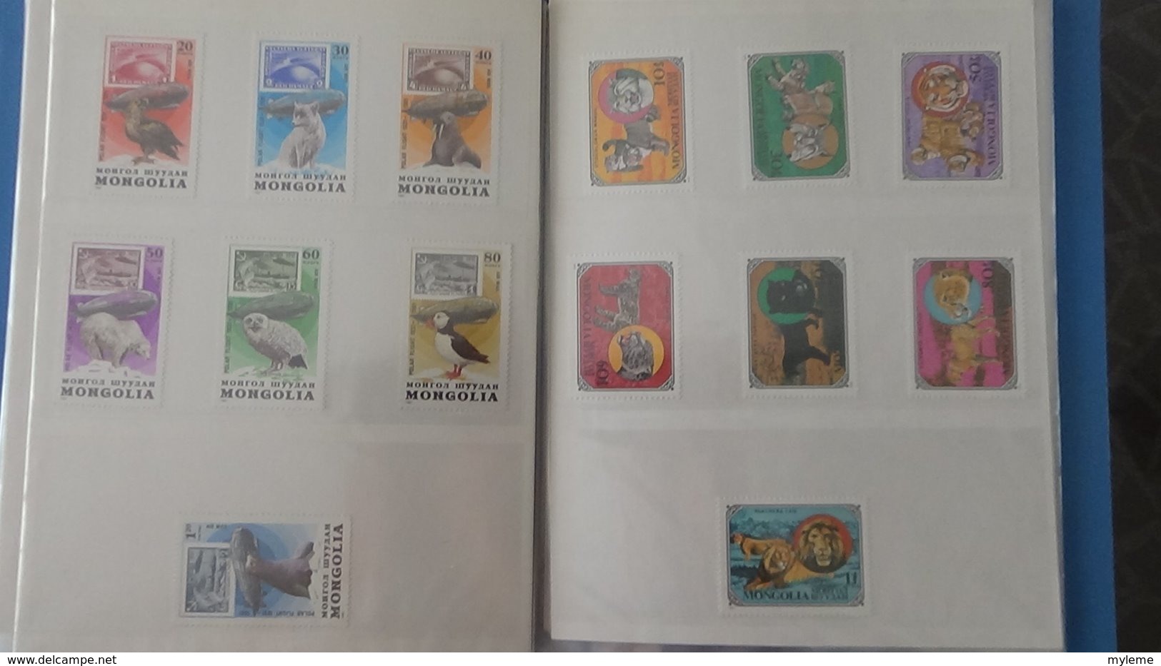 Petite collection de MONGOLIE en timbres et blocs ** dans 3 carnets . A saisir !!!