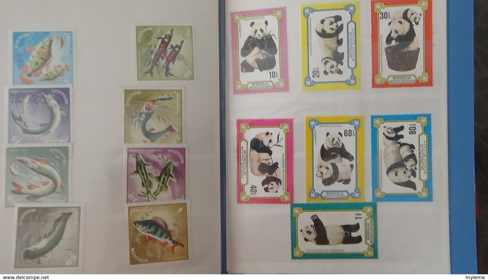 Petite collection de MONGOLIE en timbres et blocs ** dans 3 carnets . A saisir !!!
