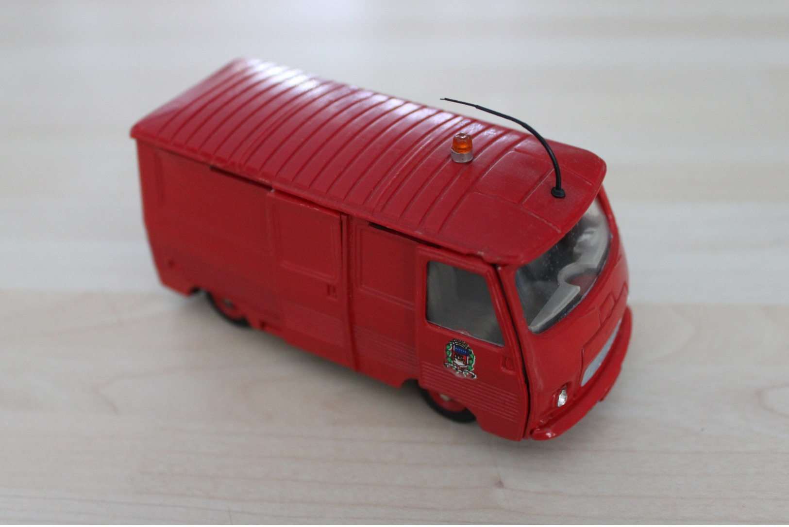 Dinky Toys France - Peugeot J7 Pompier - Jouets Anciens