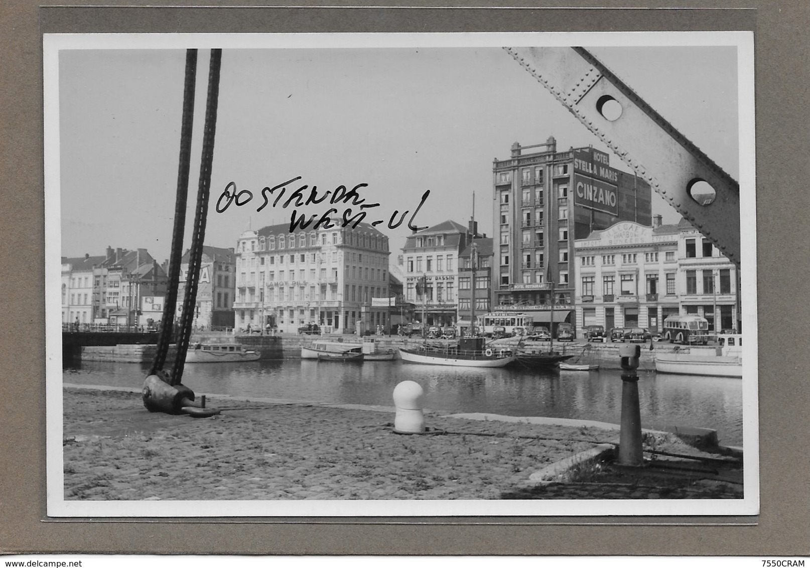 OOSTENDE : -1952-HANDELDOK-GEEN POSTKAART-MAAR MOEDERFOTO VAN 15,50CM OP 10,50CM-MAISON ERN,THILL - Oostende