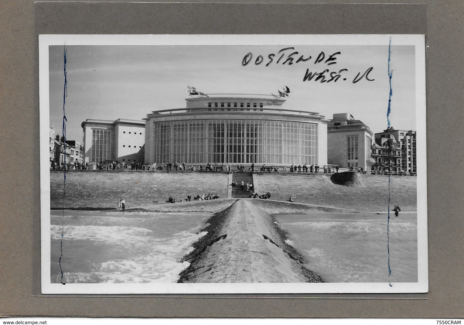 OOSTENDE : -1952-KURSAAL EN STRAND-GEEN POSTKAART-MAAR MOEDERFOTO VAN 15,50CM OP 10,50CM-MAISON ERN,THILL - Oostende