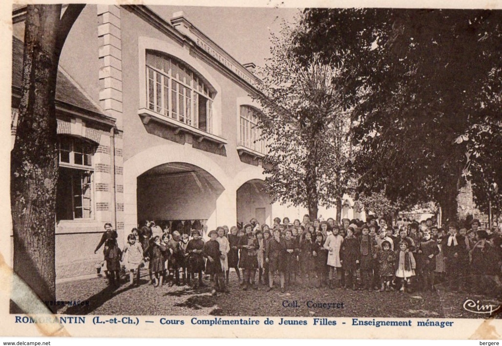 41. CPA. ROMORANTIN.  Cours Complémentaire De Jeunes Filles - Enseignement Ménager.  1946. - Romorantin