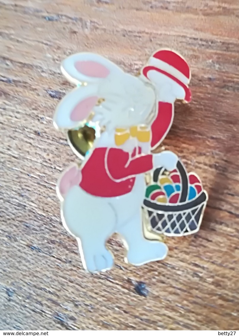 Pin's Lapin De Pâques  P23 - Autres & Non Classés