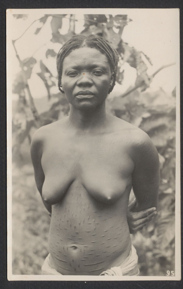 Carte Photo Du Congo / Photo Card - Femme Seins Nus + Scarifications  / Ethnie, Photo Type Gabriel. L  N°95 - Belgisch-Kongo