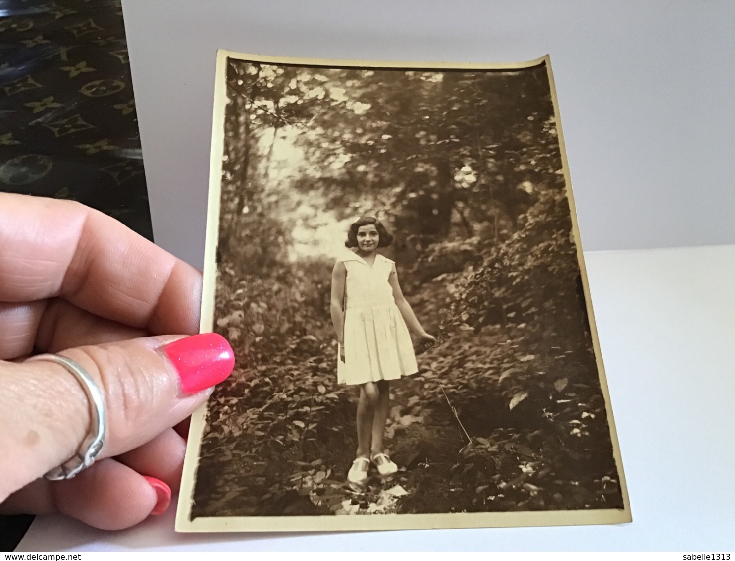 Photos De Filles 1932 Saint-Mandé Fille En Robe Dans La Forêt Enfants - Personnes Anonymes