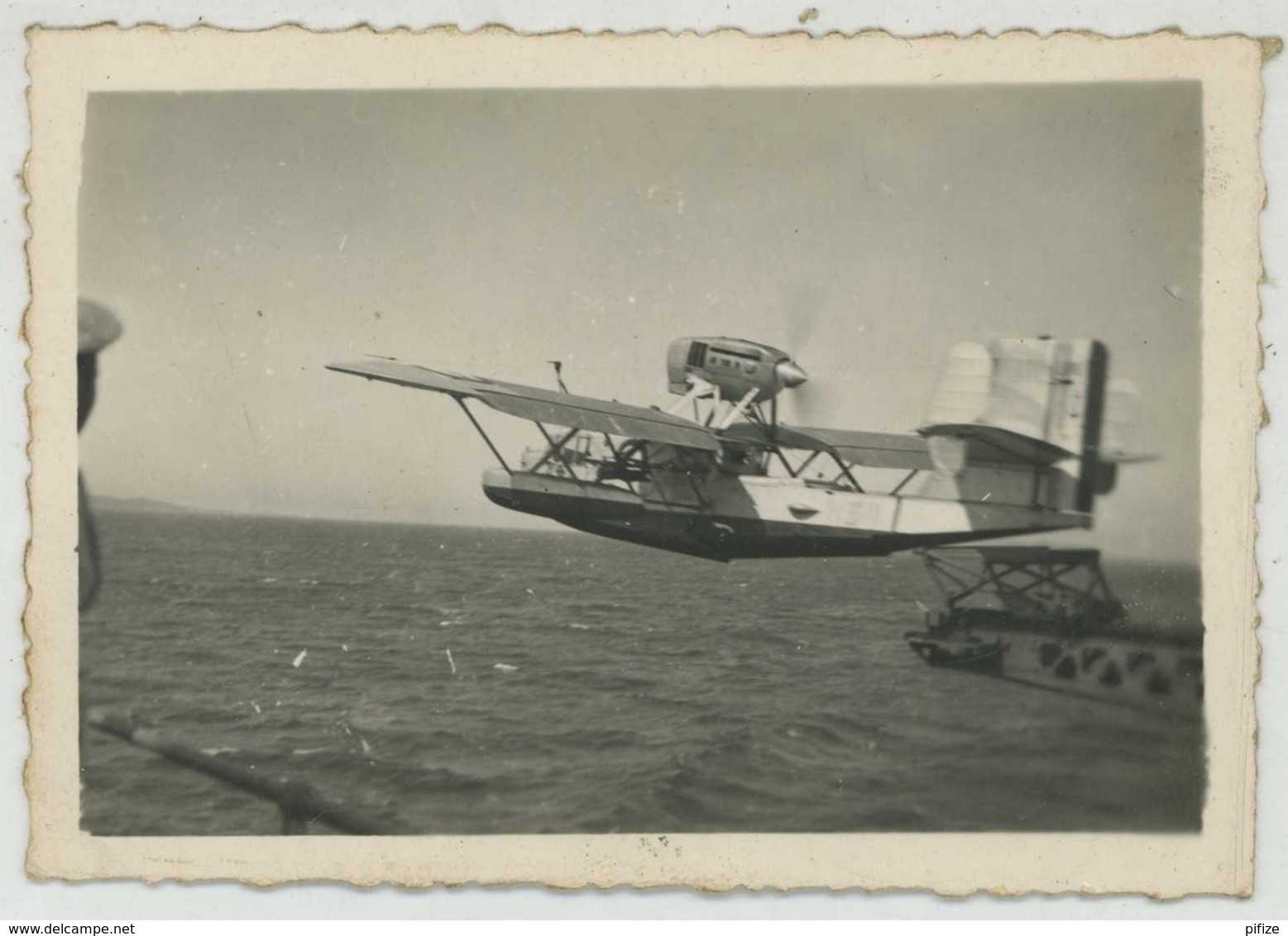 (Aviation) Catapultage D'un Hydravion à Bord Du Croiseur Georges Leygues . Gaurre De 1939-45 . - Aviation