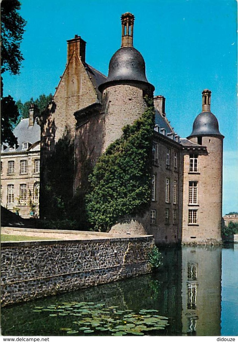 61 - Flers De L'Orne - Le Château Et Ses Tours Se Mirant Dans Les Eaux De Ses Douves Et De Son étang - Voir Scans Recto- - Flers