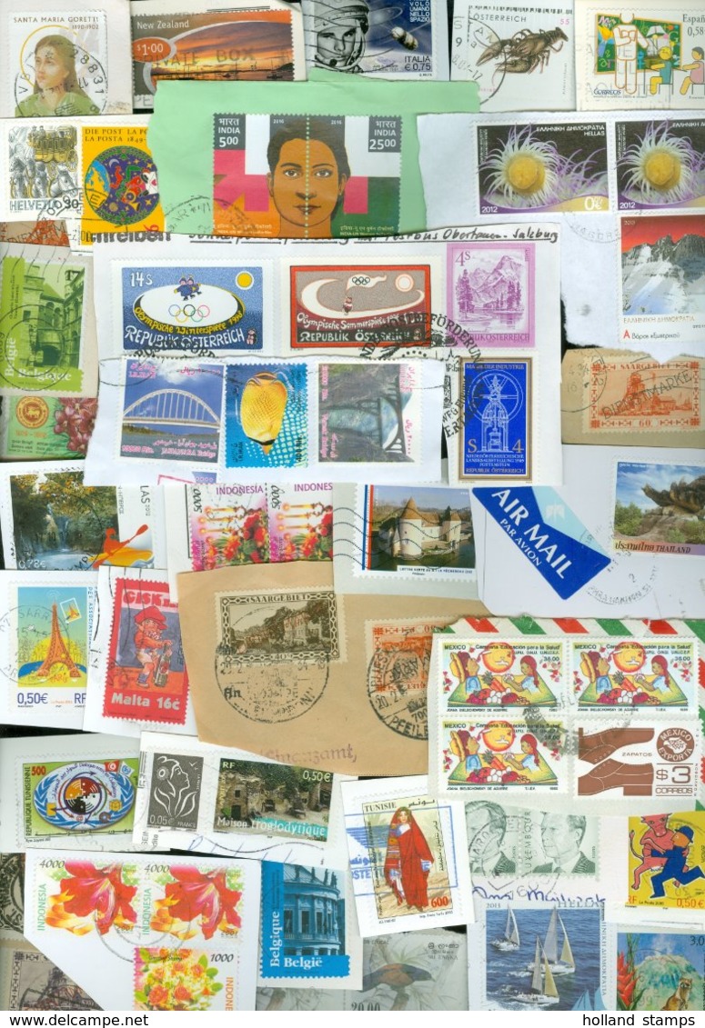 18 Kilo TEMBRES DU MONDE SUR PETIT PAPIER * 18 KILO STAMPS WORLDWIDE ON PAPER (97) - Kilowaar (min. 1000 Zegels)