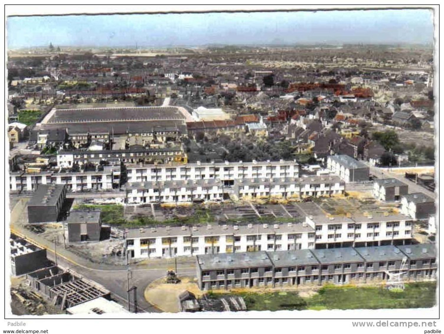 Carte Postale 59. Sin-le-Noble Les Cités Et Le Stade De Football  Vue D'avion Trés Beau Plan - Sin Le Noble