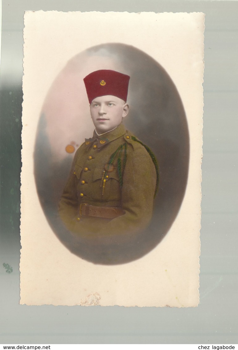 CPA (Mil.) Portrait De Militaire - Pays Et Armée à Identifier (Spahis ?) - Carte Photo Non Datée, Non Située - Uniforms