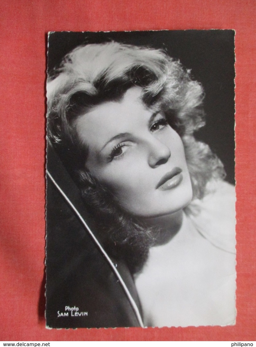 Corinne Calvet  Ref 3618 - Entertainers