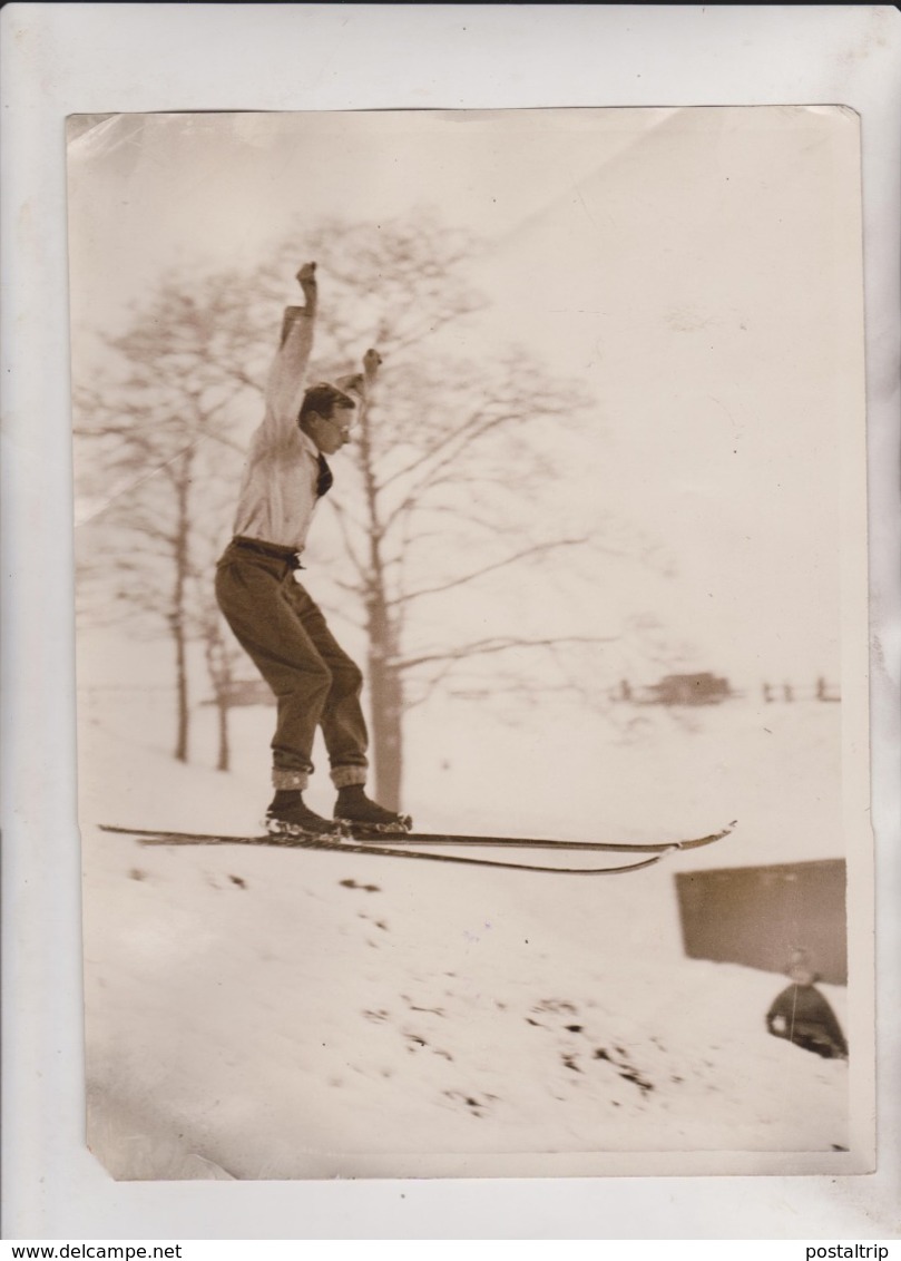 HAMPSTEAD UK ENGLAND LEARNING TO SKI LONDON  25*20CM Fonds Victor FORBIN 1864-1947 - Deportes