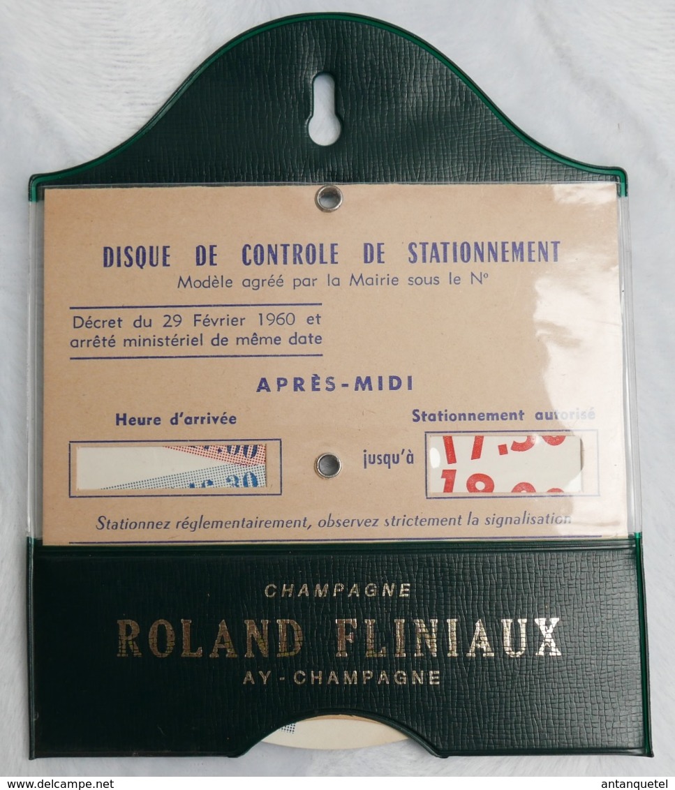 Disque De Stationnement Vintage—Champagne Roland Fliniaux—Simili Cuir Vert - Advertising