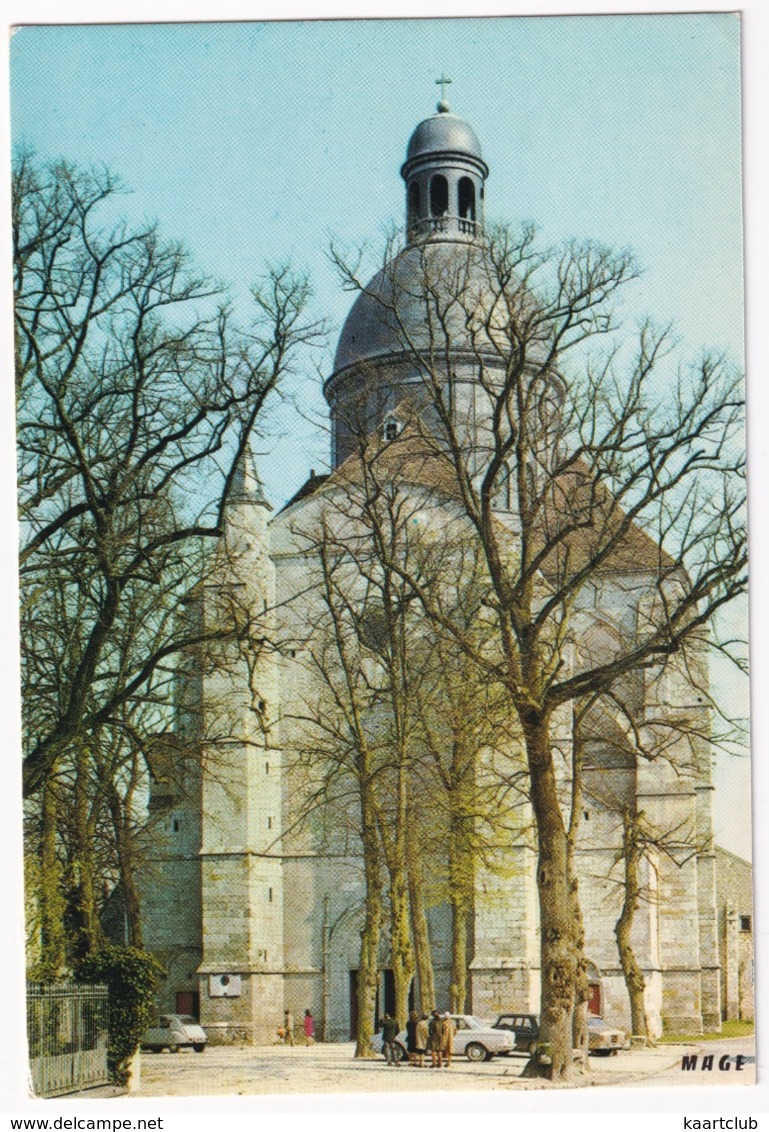 Provins: FORD TAUNUS 15M P6, PEUGEOT 403, CITROËN 2CV - L'Église Saint-Quiriace - Toerisme