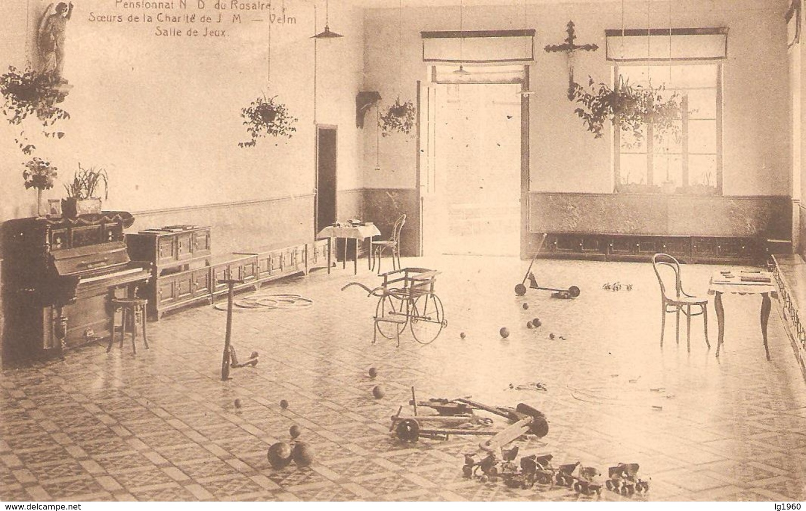 227a) VELM - Institut N.D. Du Rosaire - Salle De Jeux - Sint-Truiden