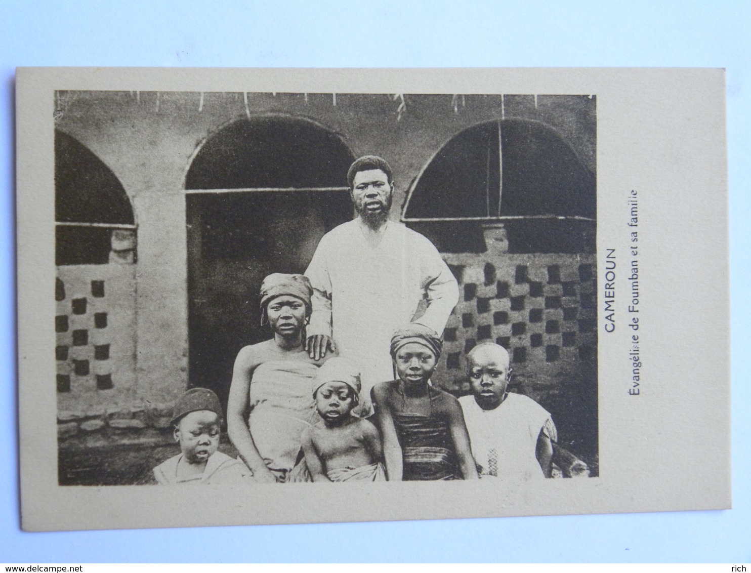 CPA AFRIQUE - CAMEROUN - Evangéliste De Foumban Et Sa Famille - Cameroun