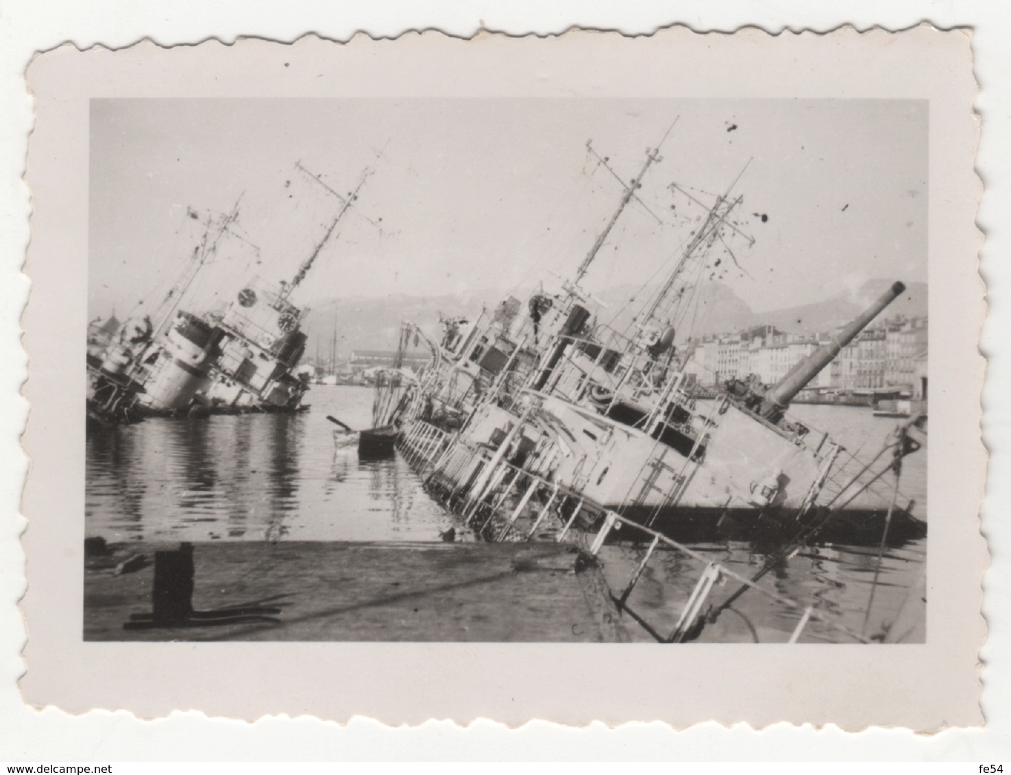 ° 83 ° TOULON ° sabordage de la flotte française le 27/11/1943 ° photos prises le 17/11/1943 ° lot 10 photos °