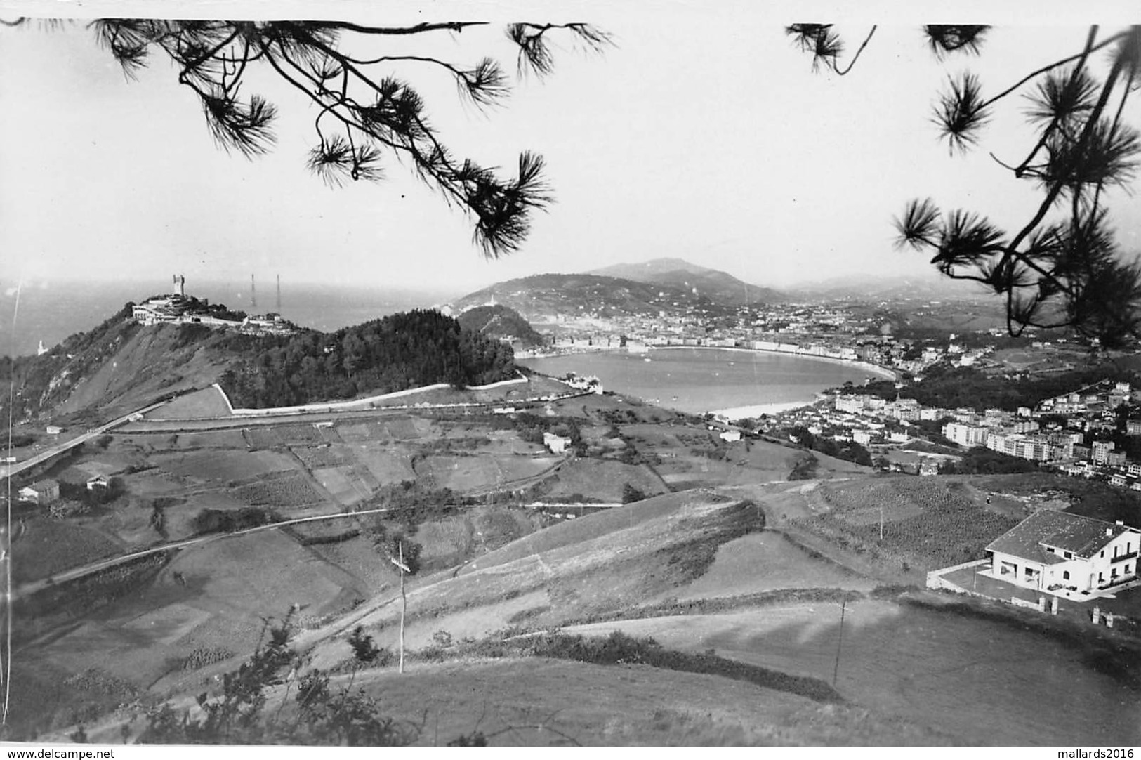 SAN SEBASTIAN - VISTA GENERAL - DATED 1960 ~ AN OLD REAL PHOTO POSTCARD #96784 - Guipúzcoa (San Sebastián)