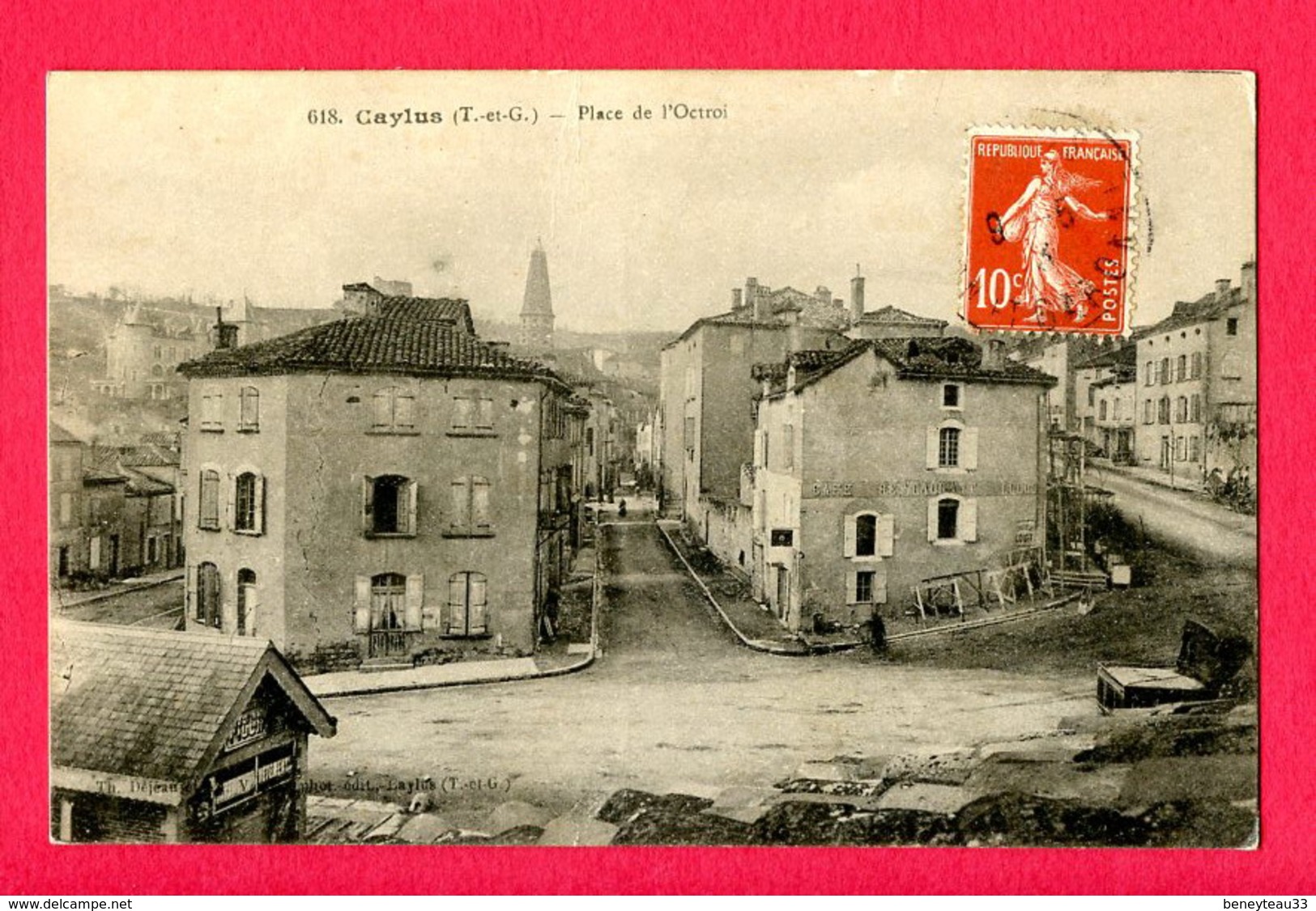 CPA (Réf : Y490) CAYLUS (82 TARN-et-GARONNE) Place De L'Octroi - Caylus