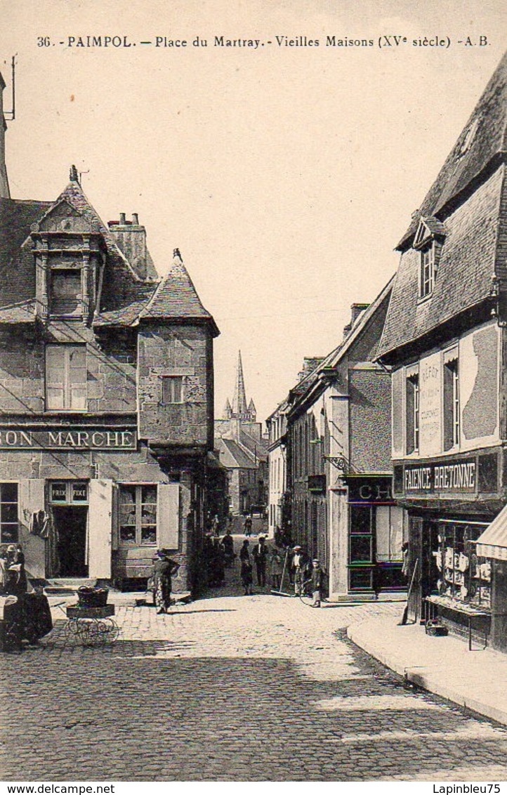 CP 22 Côtes-du-Nord Paimpol Place Du Martray Vieilles Maisons - Paimpol