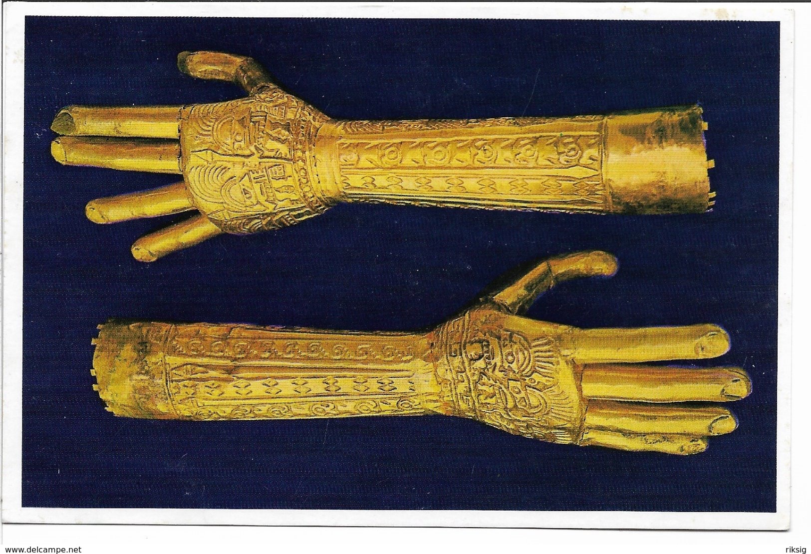 Pair Of Funeral Hands Of Gold. Chimu - Peru.  S-2319 - Ancient World