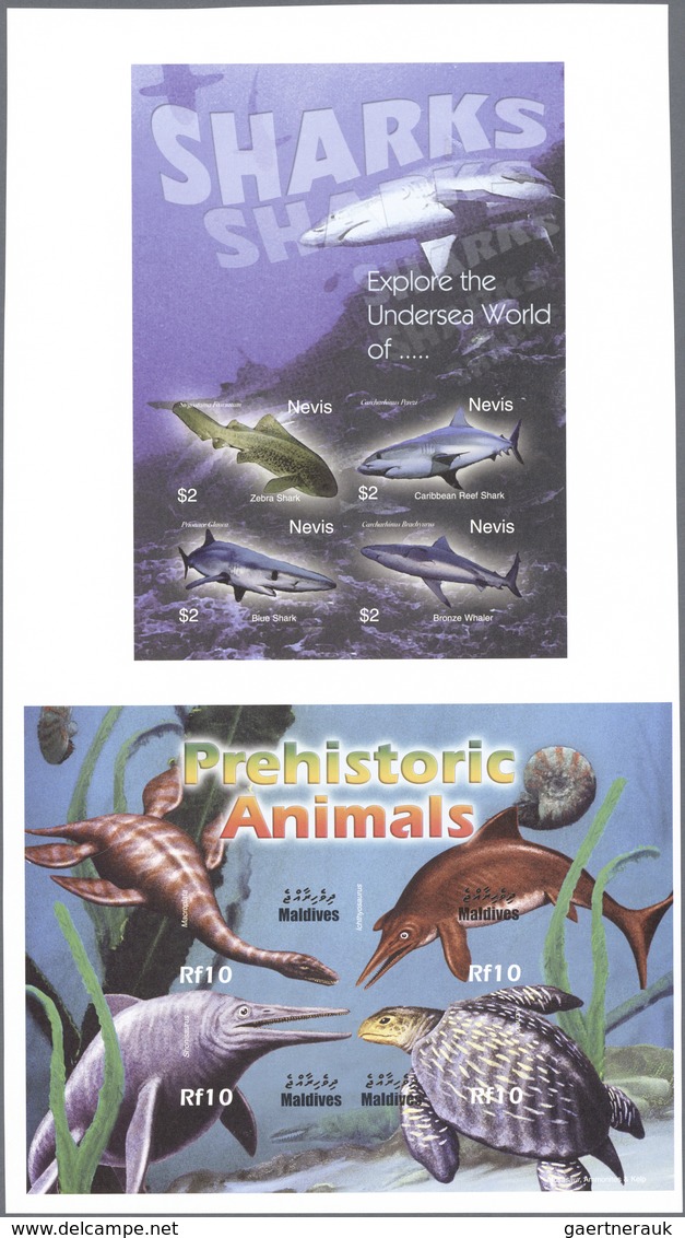 Thematik: Tiere-Fische / Animals-fishes: 2005, NEVIS And MALDIVES: Vertical Pair Of Two Different IM - Fische