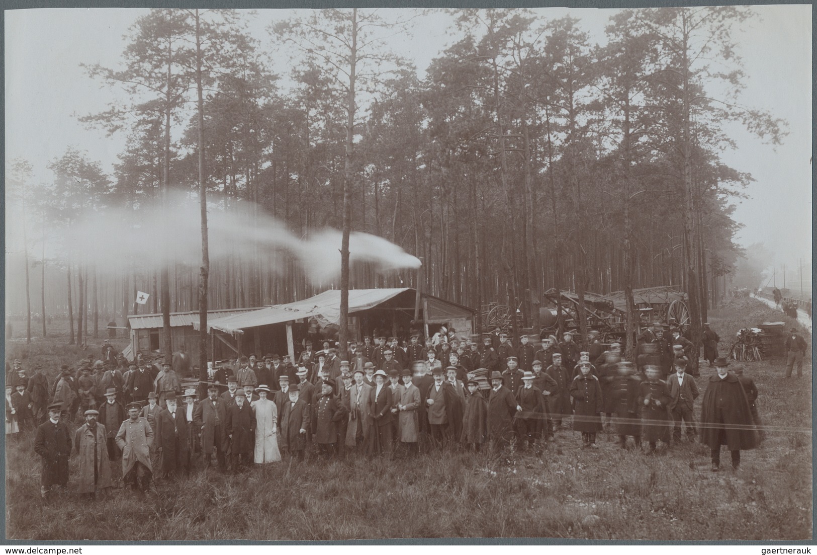 Thematik: Zeppelin / zeppelin: 1909. Group of nine large-format photographs, all pictured, from the