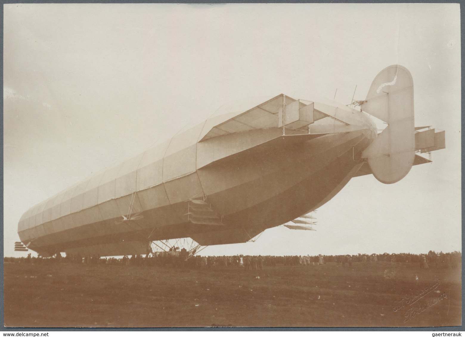 Thematik: Zeppelin / zeppelin: 1909. Group of five photographs, all pictured front and back, from th