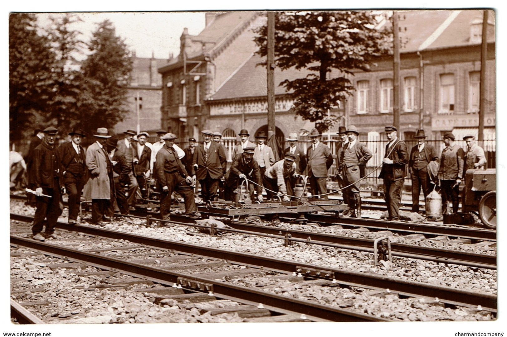 Région Arras - Carte Photo - Installation Sur Les Rails - Marcel Carlier Service De La Voie Chemin De Fer Du Nord - Gares - Sans Trains