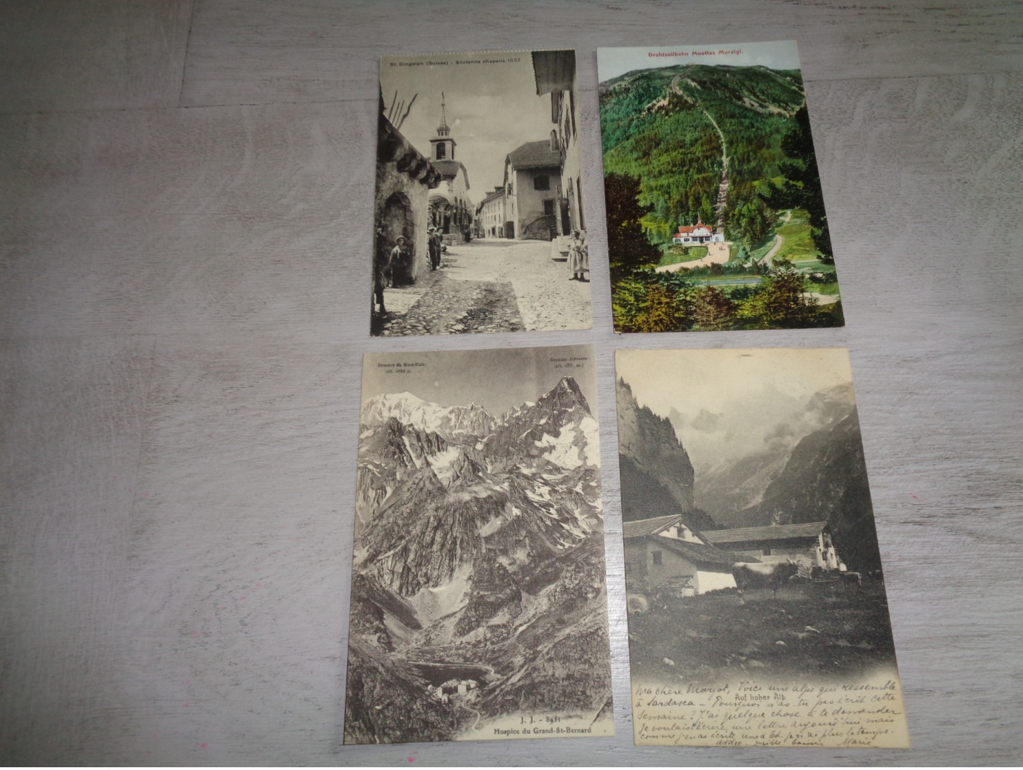 Beau lot de 60 cartes postales de Suisse    Mooi lot van 60 postkaarten van Zwitserland  Switserland  Svizzera  Sweiz