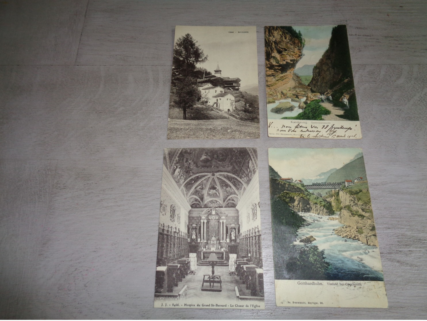 Beau lot de 60 cartes postales de Suisse    Mooi lot van 60 postkaarten van Zwitserland  Switserland  Svizzera  Sweiz