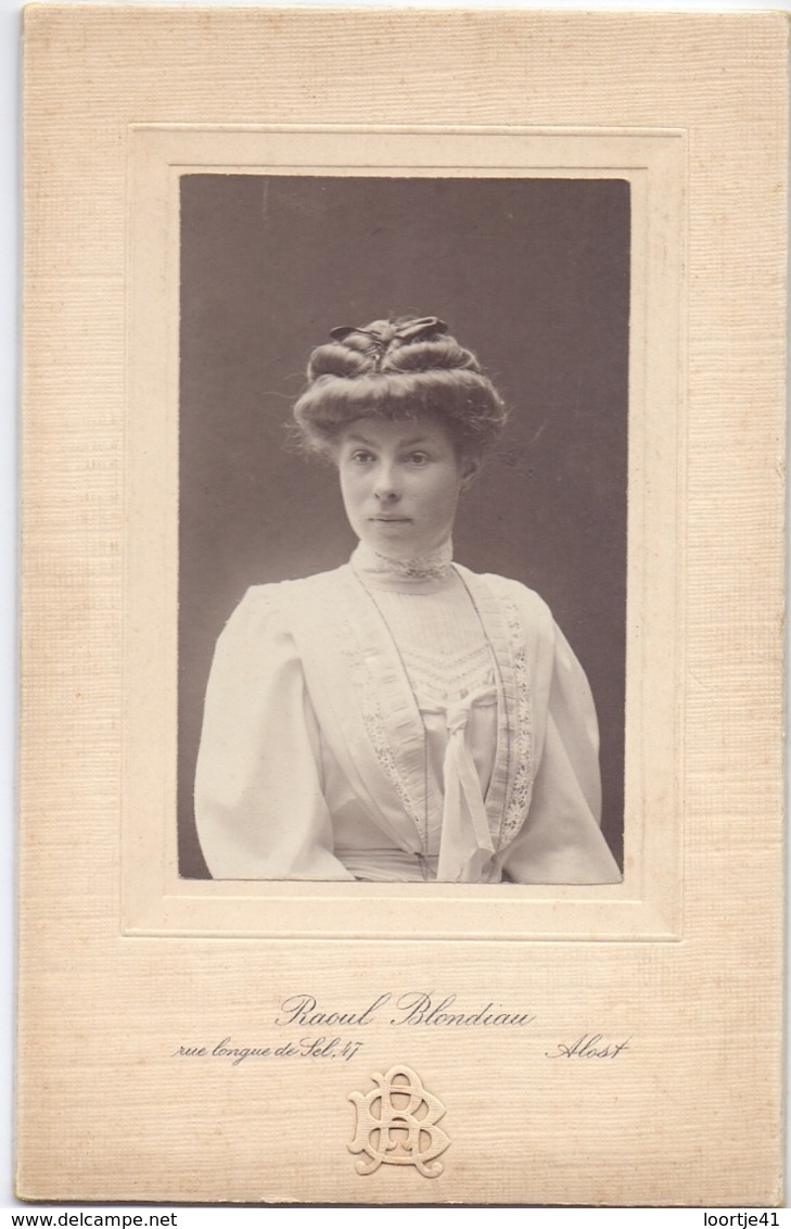Photo Foto Hard Karton - Vrouw - Fotograaf Raoul Blondiau - Aalst - Anciennes (Av. 1900)
