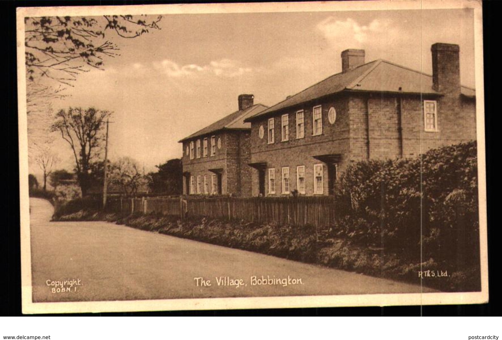 Bobbington The Village Tuck's Postcard - Autres & Non Classés