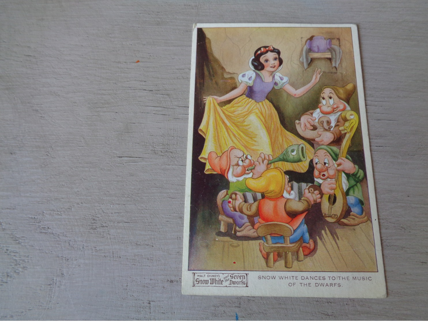 Carte ( 451 )  Thème  Disney    Blanche Neige  Sneeuwwitje  7 Dwergen  Nains ( Nain ) - Snow White & Seven Dwarfs - Autres & Non Classés