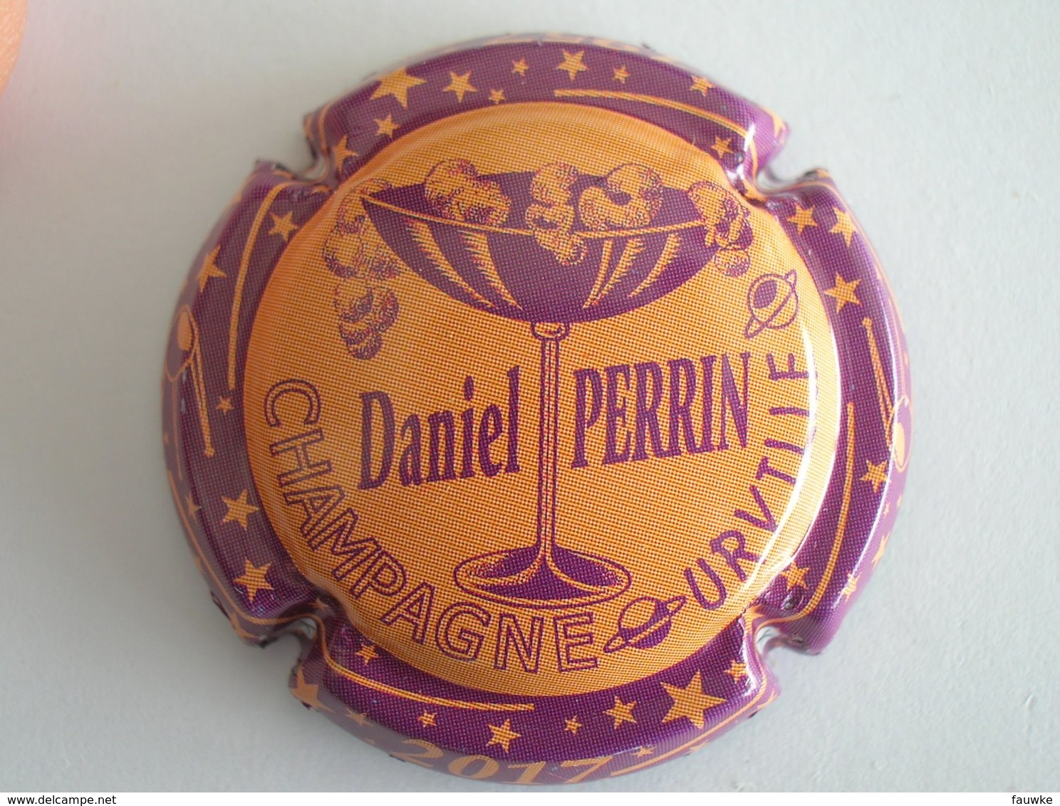Capsule Champagne Perrin Daniel, N° 60a, Orange, Contour Violet - Autres & Non Classés