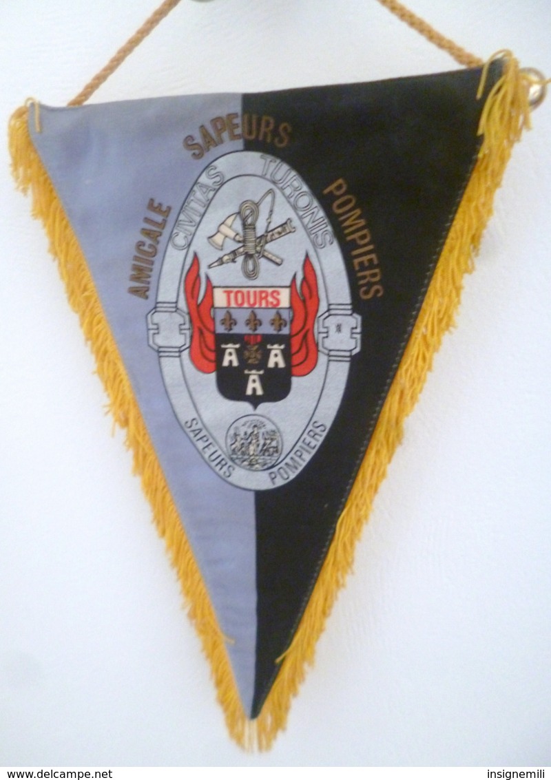 FANION SAPEURS POMPIERS TOURS AMICALE - Drapeaux