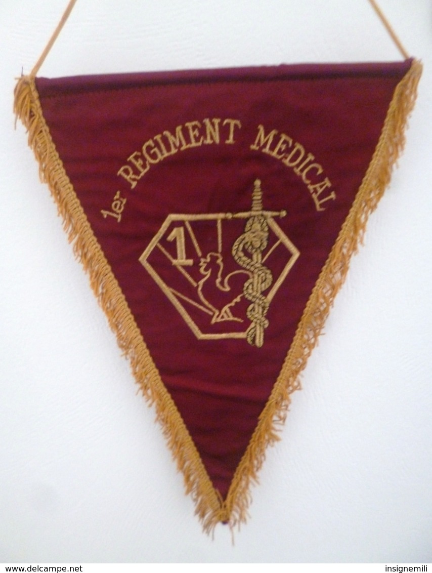 FANION 1ER REGIMENT MEDICAL - Drapeaux