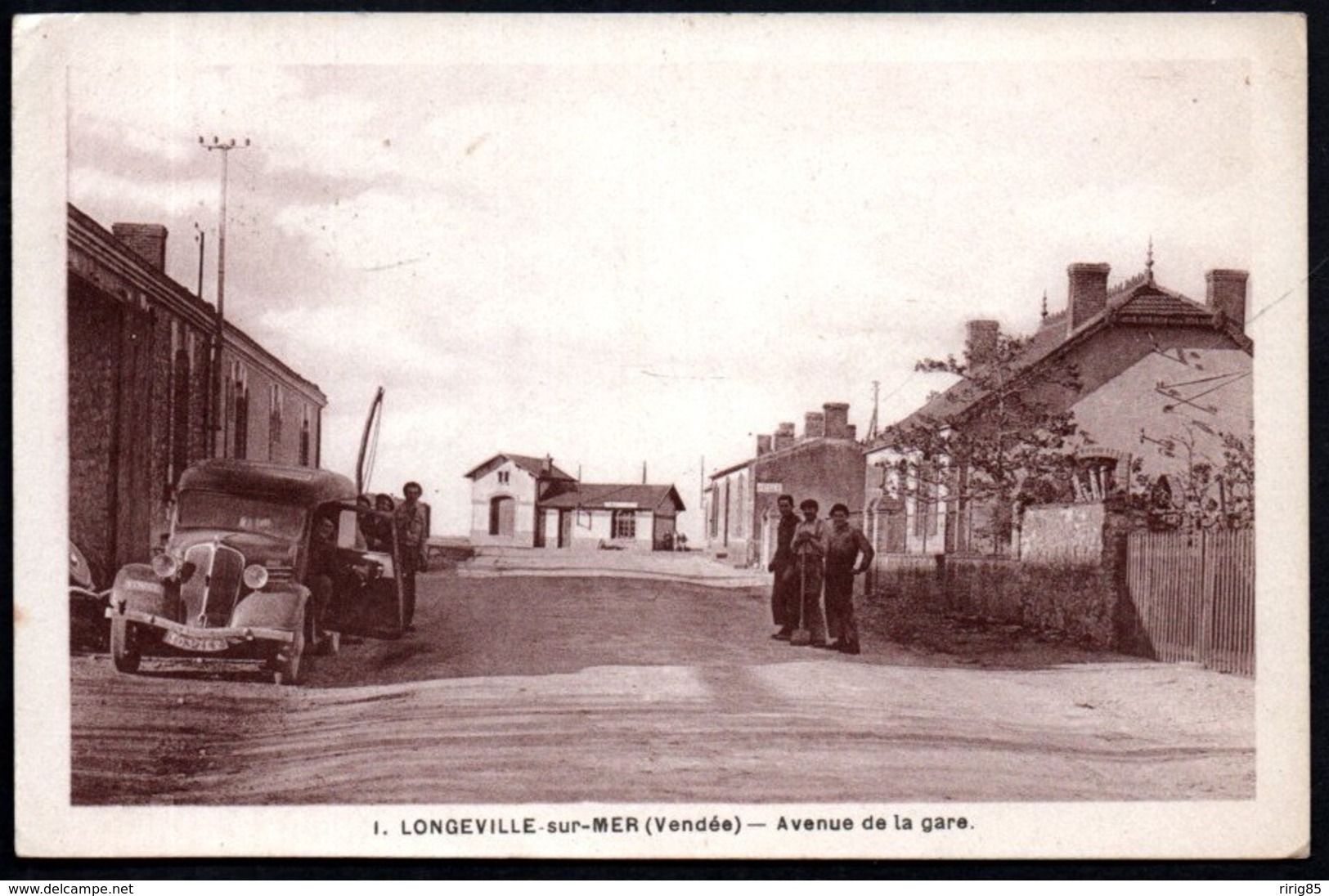 CPA -- LONGEVILLE SUR MER   AVENUE DE LA GARE  639.E**   RARE - Chantonnay