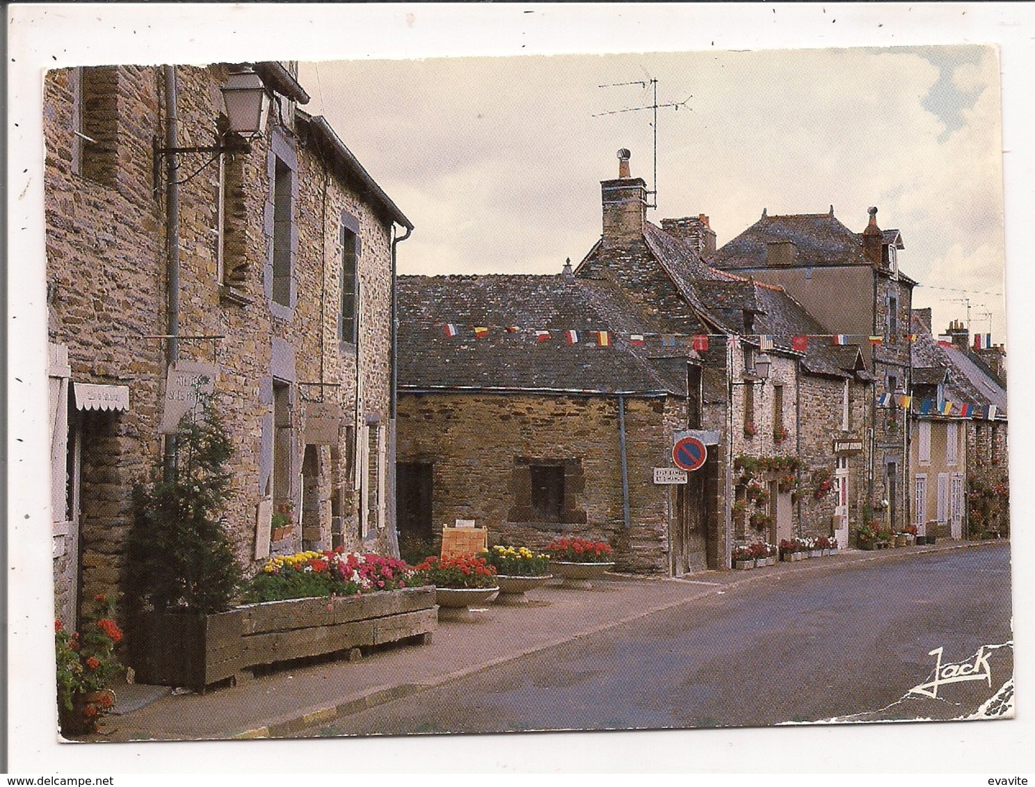 Carte Postale (56)  LA GACILLY  - La Rue St-Vincent - La Gacilly