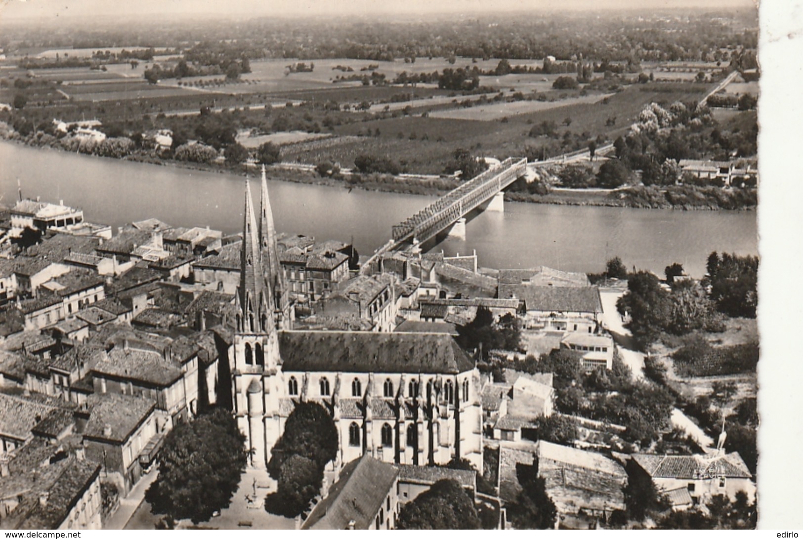 ***  33  ***  Avion Au Dessus De Branne   L'église Saint Etienne - Neuve Excellent état - Autres & Non Classés