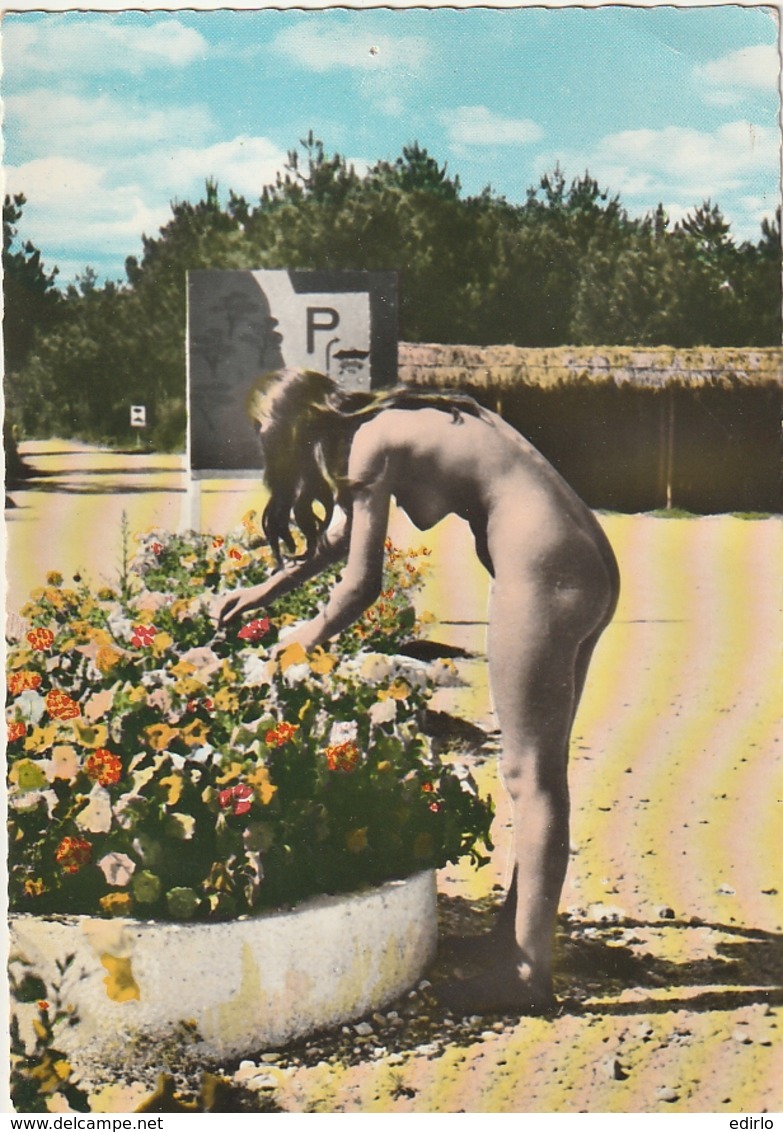 ***  33  ***  MONTALIVET  Les BAINS  Centre Hélio Marin L'entée - Femme Nue - Le Bac Aux Fleurs -écrite - Autres & Non Classés