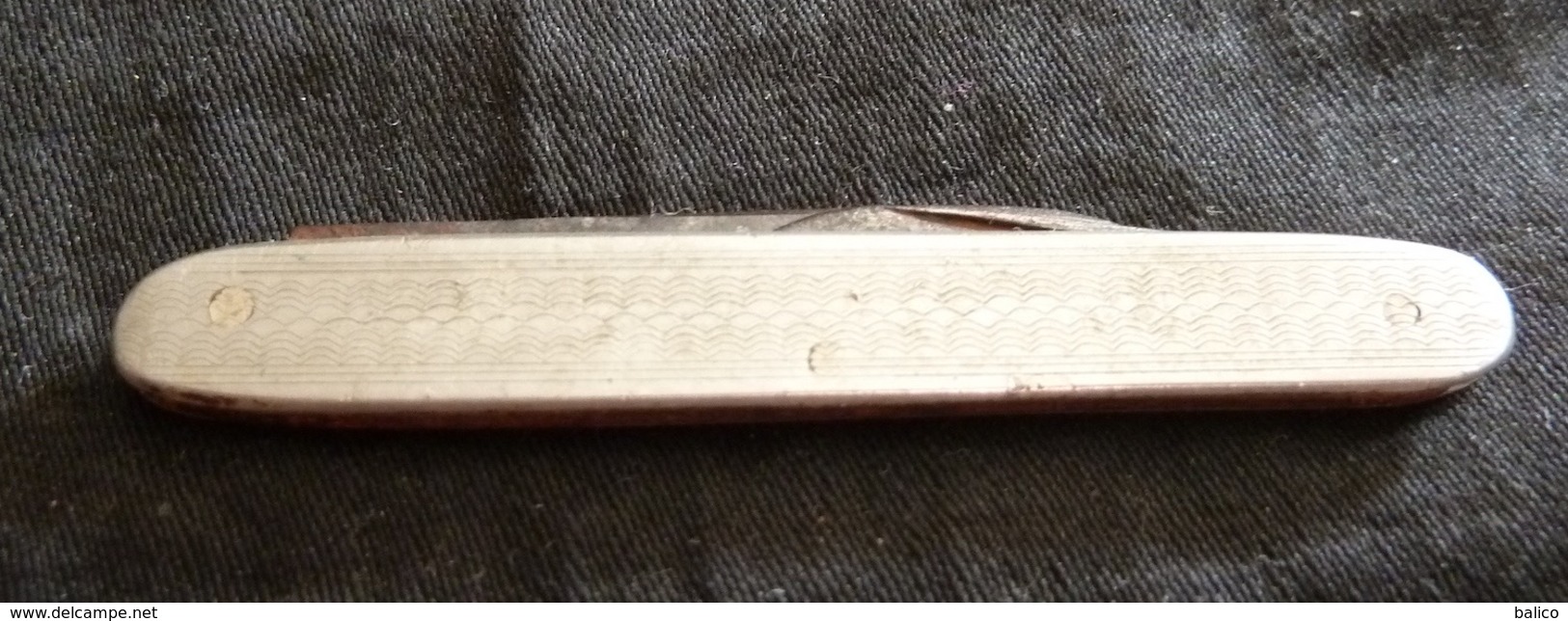 Couteau -   Métal Décor - Avec Deux Lames - Messen