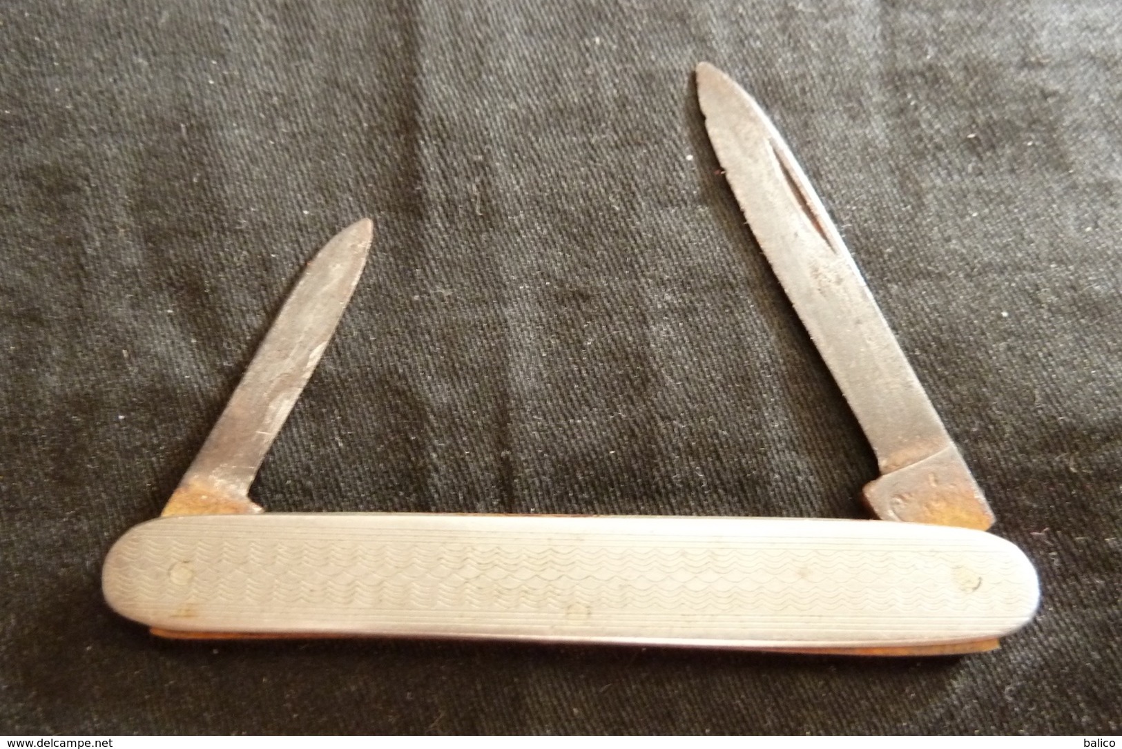 Couteau -   Métal Décor - Avec Deux Lames - Knives