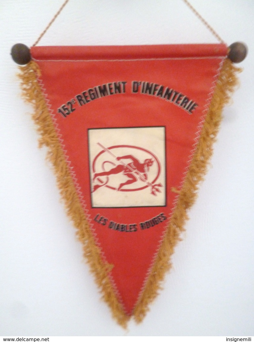 FANION 152° RI LES DIABLES ROUGES REGIMENT D' INFANTERIE - Drapeaux