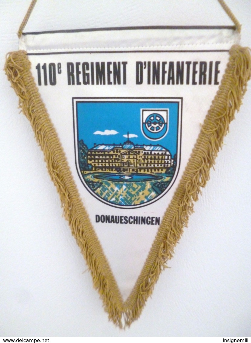 FANION 110° RI REGIMENT D' INFANTERIE DONAUESCHINGEN - Flaggen